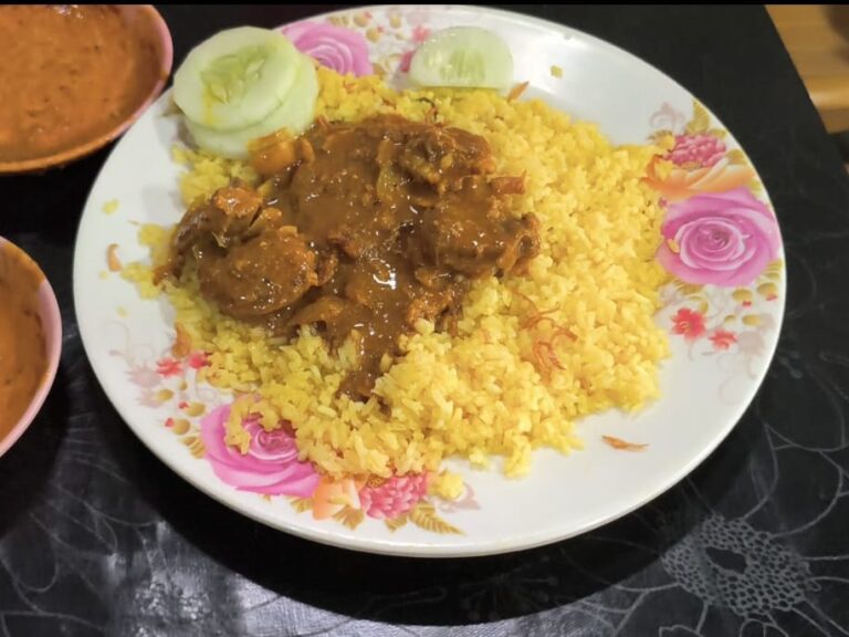 পদাগঞ্জ হাট খাবার ✅ রংপুর গরুর মাংস ✅ ১০০ টাকার গরুর মাংস প্লেট ✅ রংপুরের খাবারের গল্প ✅ রংপুর ফুড ব্লগ